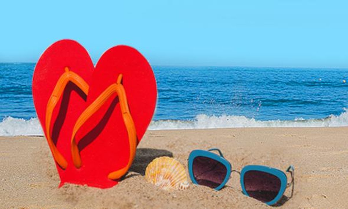 Seaside Spanish property with pool, terrace and Mediterranean sea view