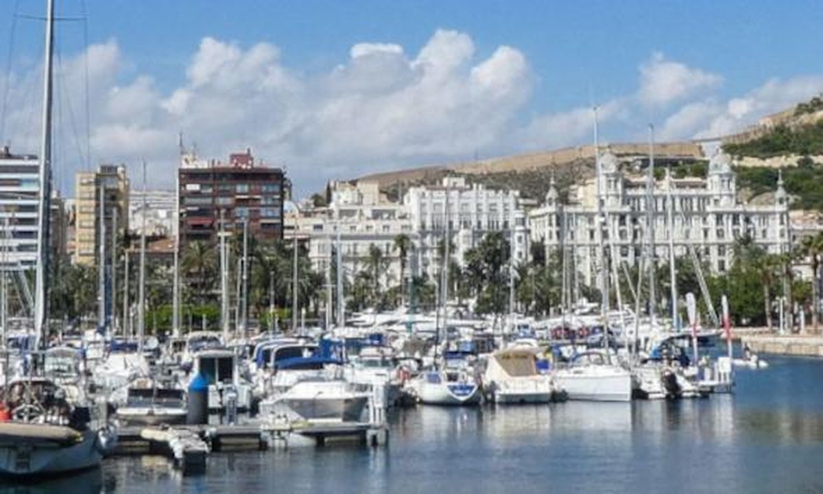 Alicante skyline with Santa Bárbara Castle, marina and coastal neighborhoods