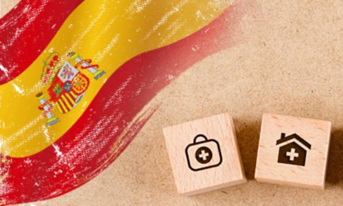 Doctor consulting patient in modern Spanish clinic, illustrating Spanish healthcare services