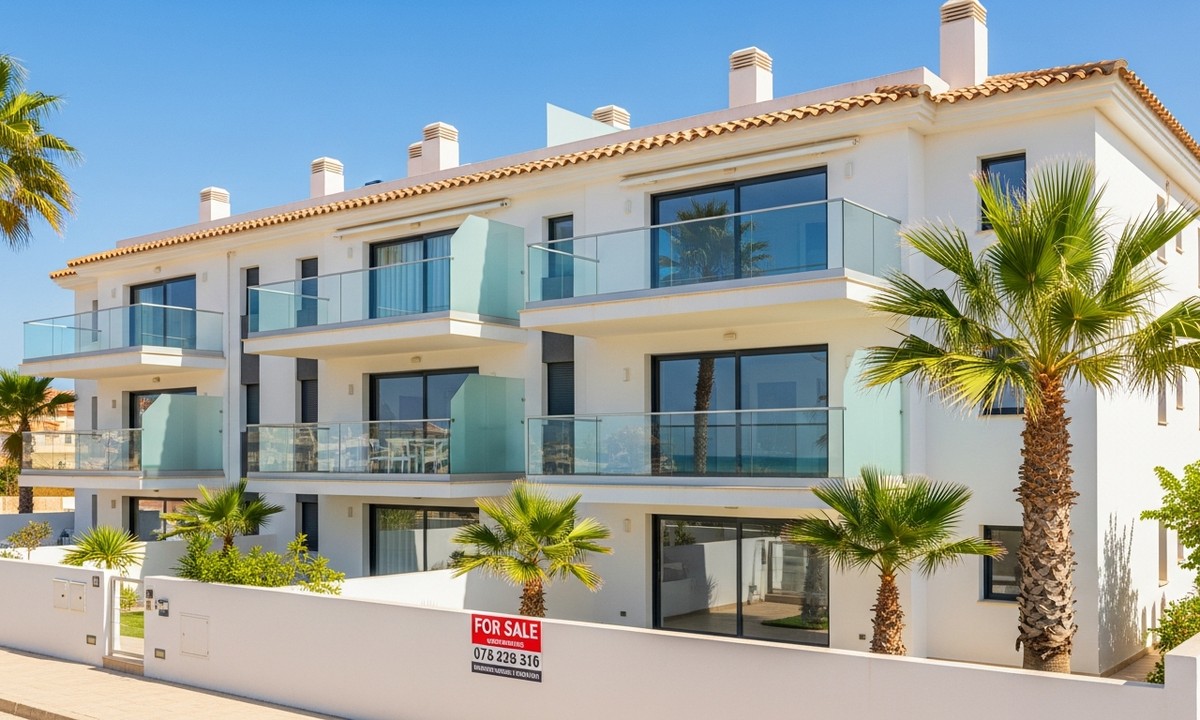 Modern apartment complex with pool on Costa Blanca - investment property in Spain