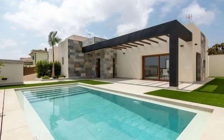 Buy an Villa in Spain, Torrevieja. Los altos area, 3 bedrooms, 295 m2