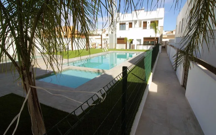 Buy an Town house Spain. Zona Pueblo area, 3 bedrooms, 107 m2