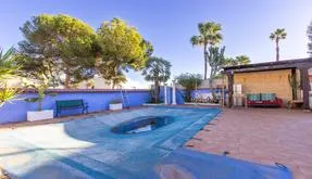 Villa for sale in Torrevieja, Spain. Los balcones area, 4 bedrooms, 230 m2 - photo 3