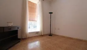 Property in Torrevieja. Centro area, 2 bedrooms, 99 m2 - photo 5