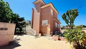 Torrevieja, España. Comprar un Duplex. Zona de la  Los Balcones - Los Altos del Edén, 3 dormitorios, 177 m2 - photo 2