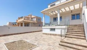 Buy an Villa in Torrevieja, Spain. Aguas Nuevas area, 4 bedrooms, 220 m2 - photo 2
