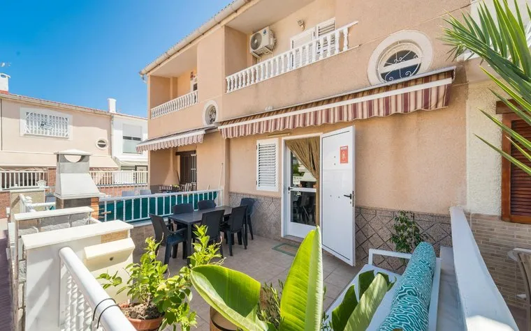 Buy an Town house in Torrevieja, Spain. Playa de los Náufragos area, 4 bedrooms, 80 m2