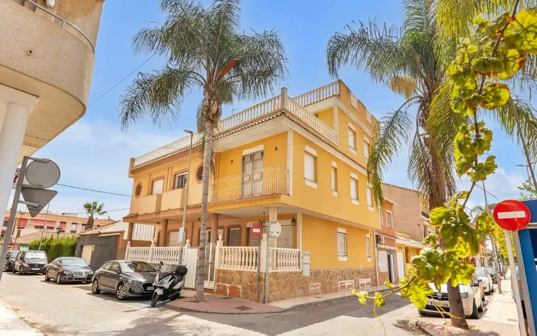 Comprar un Duplex España. Zona de la  Centro, 4 dormitorios, 123 m2