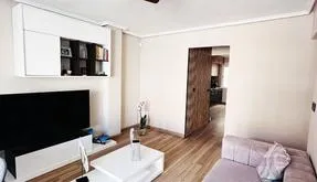 102m2 Apartment, 3 Bedrooms by the Beach, Terrace, and Elevator - photo 4
