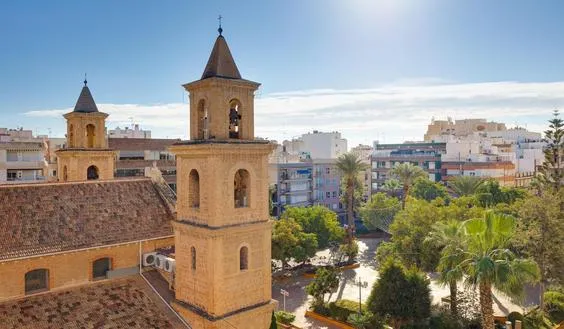 Buy real estate in Torrevieja, Spain. Centro area, 2 bedrooms, - photo 1