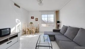 Buy real estate in Torrevieja, Spain. Centro area, 2 bedrooms, - photo 3
