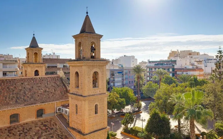 Buy real estate in Torrevieja, Spain. Centro area, 2 bedrooms,