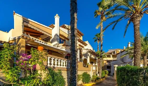 Comprar un Ático en España, Torrevieja. Zona de la Playa de los locos, 3 dormitorios, 135 m2 - photo 1