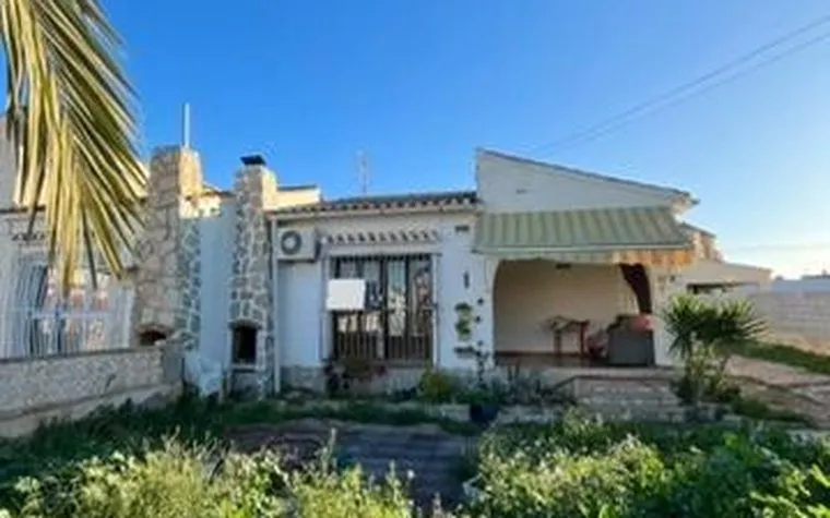 Villa in Torrevieja, Spain. Aguas Nuevas area, 3 bedrooms, 100 m2