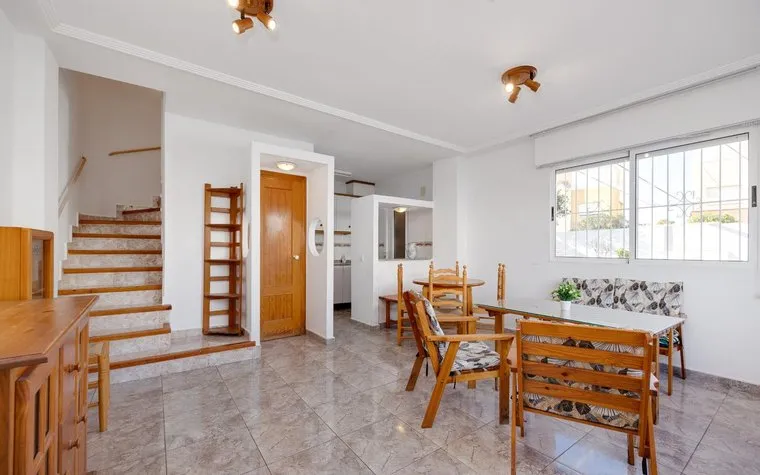 Buy an Town house in Orihuela Costa, Spain. Los Altos area, 3 bedrooms, 84 m2