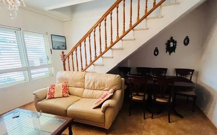 Buy real estate in Guardamar del Segura, Spain. Pueblo area, 3 bedrooms, 86 m²