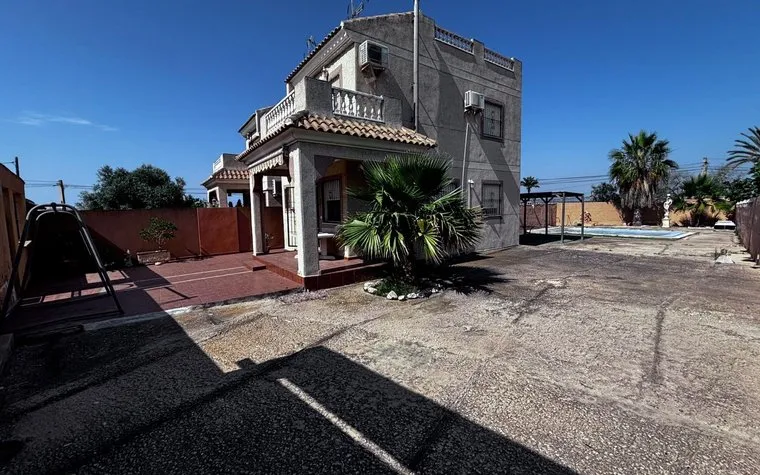 Buy real estate in Torrevieja, Spain. San luis area, 2 bedrooms, 128 m²