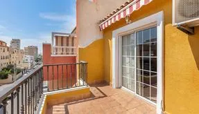 Buy real estate in Torrevieja, Spain. Nueva Torrevieja area, 2 bedrooms, 77 m² - photo 2