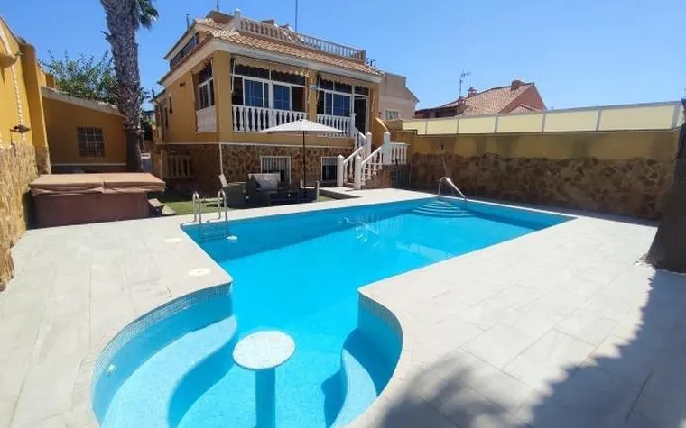 Buy real estate in Torrevieja, Spain. Aguas Nuevas area, 6 bedrooms, 356 m²