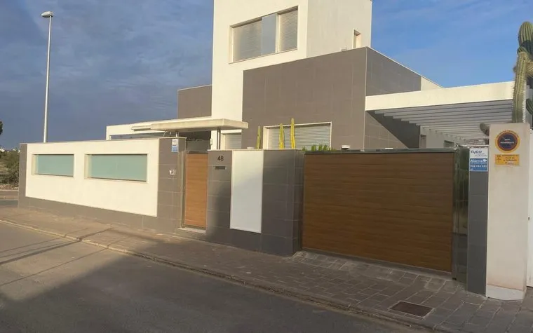 Villa in Spain buy . Mil Palmeras area, 3 bedrooms, 140 m²