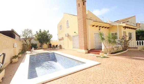 Propiedades en Orihuela Costa. Zona de la Playa Flamenca, 4 dormitorios, 172 m² - photo 1