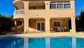 Buy an Villa in Torrevieja, Spain. Eliseos playa area, 4 bedrooms, 325 m² - photo 4