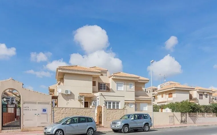 Buy an Town house in Orihuela Costa, Spain. La Zenia area, 3 bedrooms, 95 m²