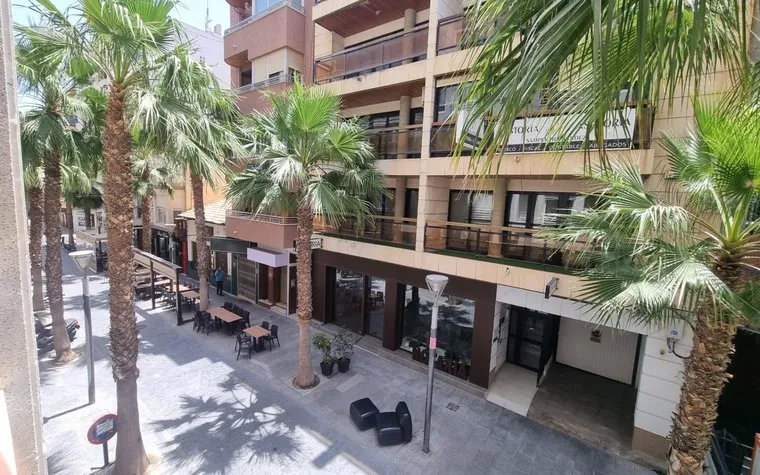 Torrevieja, real estate. Centro area, 4 bedrooms, 120 m²