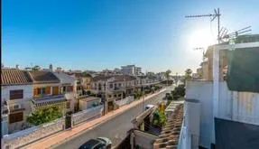 Buy an Town house in Torrevieja, Spain. Aguas Nuevas area, 3 bedrooms, 111 m² - photo 5