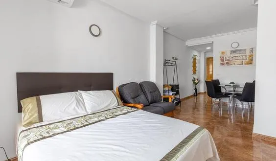 Buy real estate in Torrevieja, Spain. Centro area, 36 m² - photo 1