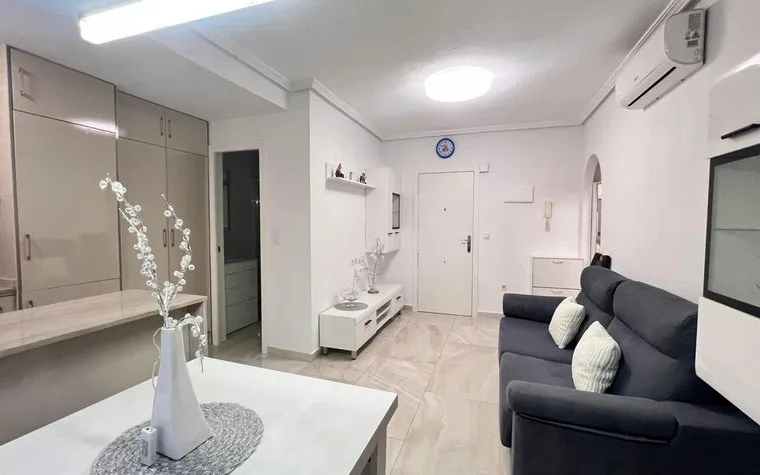 Buy an Apartment in Torrevieja, Spain. Playa del Cura area, 2 bedrooms, 70 m²