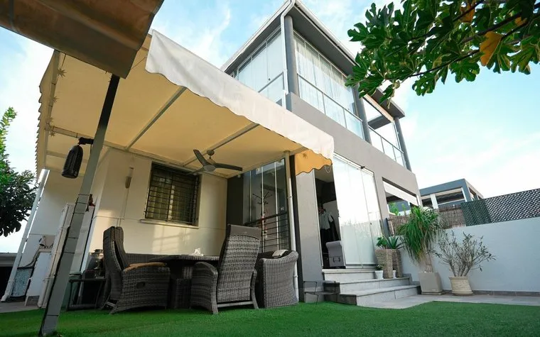 Buy property in Torrevieja, Spain. Los Angeles area, 3 bedrooms, 95 m²