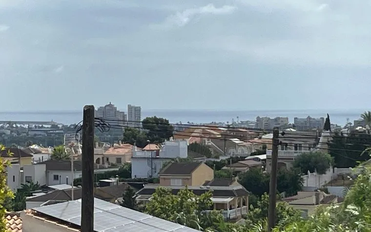Torrevieja, España. Bienes raíces. Zona de la  Los Balcones, 5 dormitorios, 145 m²