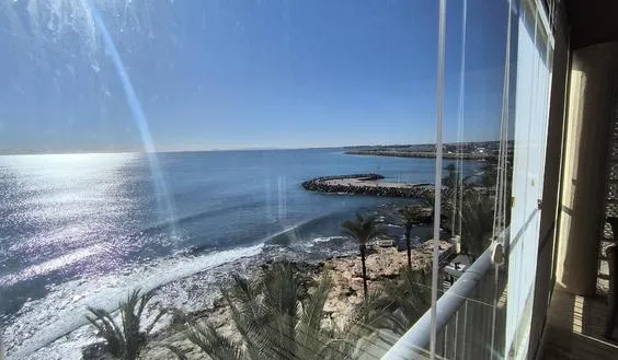 Buy real estate in Torrevieja, Spain. Las Piscinas Naturales area, 3 bedrooms, 130 m² - photo 1