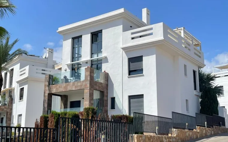 Buy an Apartment in Orihuela Costa, Spain. Las Ramblas area, 3 bedrooms, 81 m²