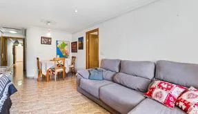 Property in Torrevieja. Centro area, 2 bedrooms, 76 m² - photo 4