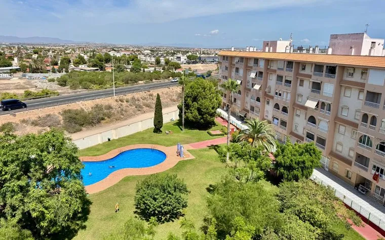 Penthouse in Torrevieja, Spain. Centro area, 2 bedrooms, 60 m²
