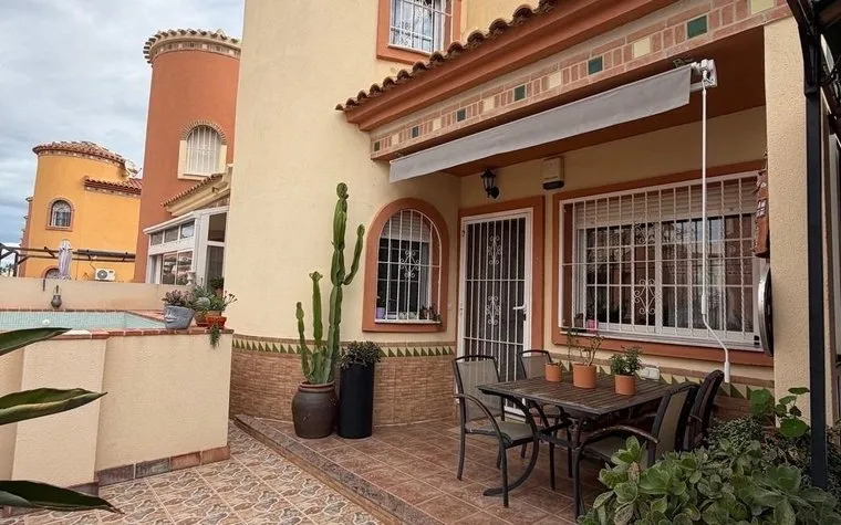 Buy an Town house in Spain, Orihuela Costa. Playa Flamenca area, 3 bedrooms, 125 m²