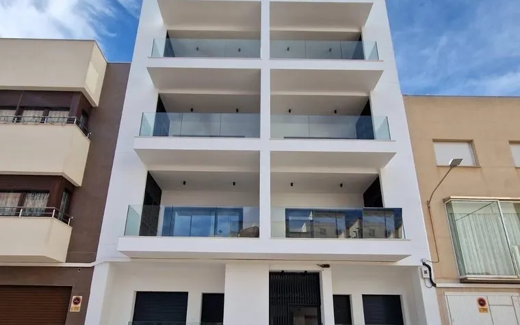 Buy property in Guardamar del Segura, Spain. Pueblo area, 3 bedrooms, 94 m²