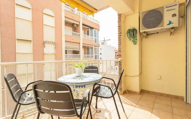 Comprar una vivienda en Torrevieja, España. Zona de la  Playa del Cura, 3 dormitorios, 104 m²