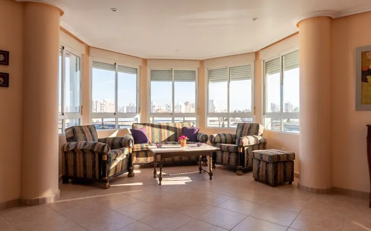 Buy an Apartment in Spain, Torrevieja. torrevieja area, 5 bedrooms, 213 m²