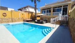 Buy an Town house in Torrevieja, Spain. Aguas Nuevas area, 6 bedrooms, 350 m² - photo 2