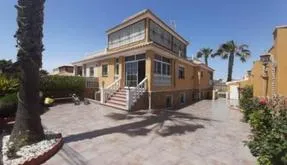 Buy an Town house in Torrevieja, Spain. Aguas Nuevas area, 6 bedrooms, 350 m² - photo 4