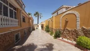 Buy an Town house in Torrevieja, Spain. Aguas Nuevas area, 6 bedrooms, 350 m² - photo 5