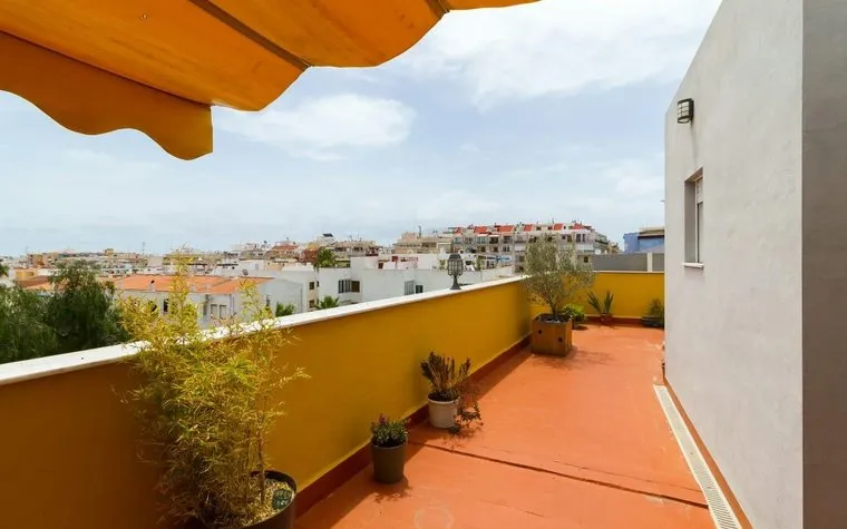 Buy an Apartment in Torrevieja, Spain. Playa de los Locos area, 4 bedrooms, 165 m²