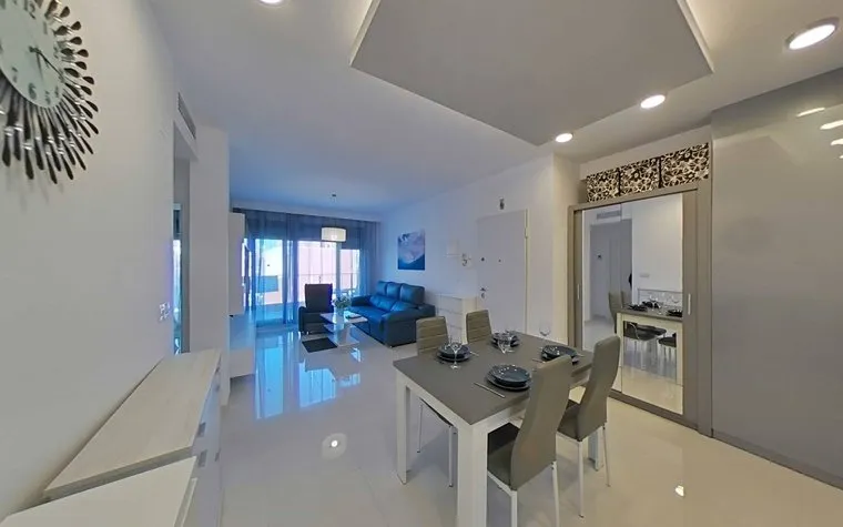 Comprar una propiedad en España. Zona de la  Torre de la Horadada, 2 dormitorios, 95 m²