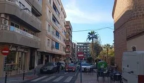 Property in Torrevieja. torrevieja area, 4 bedrooms, 150 m² - photo 2