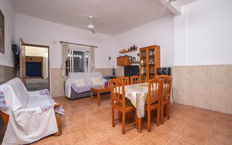 Купить недвижимость в Испании. Район Torre de la Horadada, 2 спальни, 91 m²