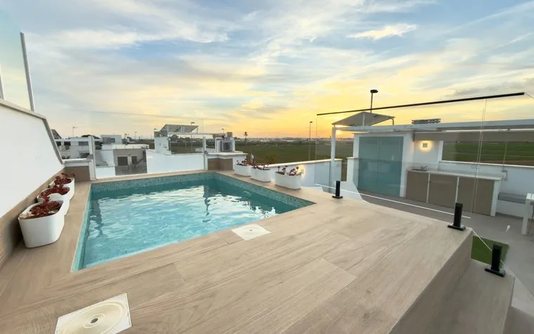 Купить Бунгало в Испании. Район Torre de la Horadada, 3 спальни, 178 m²