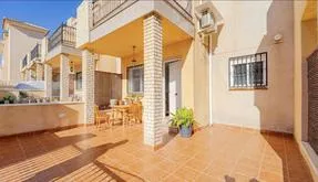 Buy an Bungalow in Spain, Orihuela Costa. Los Altos area, 2 bedrooms, 89 m² - photo 2